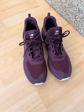 New Balance Men's Athletic Shoes Burgundy